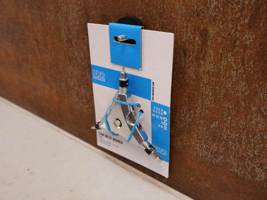 Luftpumpen & Werkzeug von Pro, PRO TEAM Y-DREIARMSCHLÜSSEL 13-IN-1 MULTITOOL INBUS TORX vor USEDBIKES-OB.DE Hintergrund