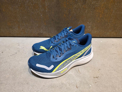 Freizeit - Damenschuh von Puma, PUMA BORA HANSGOHE VELOCITY NITRO™ 3 LAUFSCHUH DAMEN in variant_title vor USEDBIKES - OB.DE Hintergrund