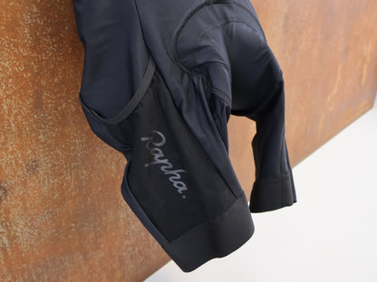 Hosen Herren von Rapha, RAPHA CORE CARGO RADSHORT / HERREN / CARGO - TASCHEN / SCHWARZ 5324626 vor USEDBIKES - OB.DE Hintergrund
