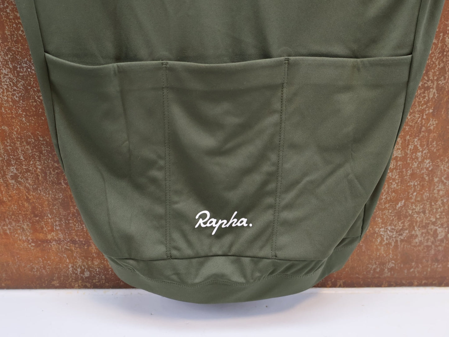 Trikot Herren von Rapha, RAPHA CORE RADTRIKOT / HERREN / GRÖSSE S / ATMUNGSAKTIV / KURZARM vor USEDBIKES - OB.DE Hintergrund