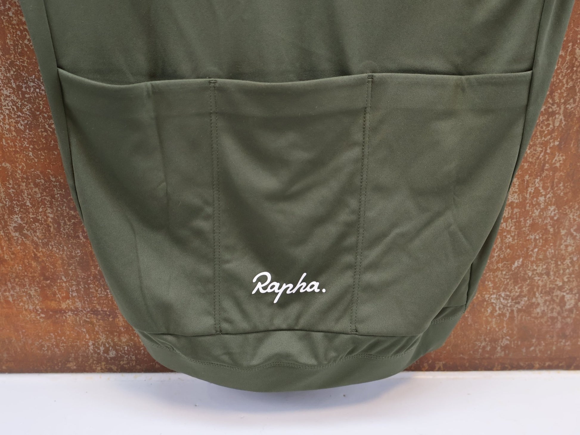 Trikot Herren von Rapha, RAPHA CORE RADTRIKOT / HERREN / GRÖSSE S / ATMUNGSAKTIV / KURZARM vor USEDBIKES - OB.DE Hintergrund