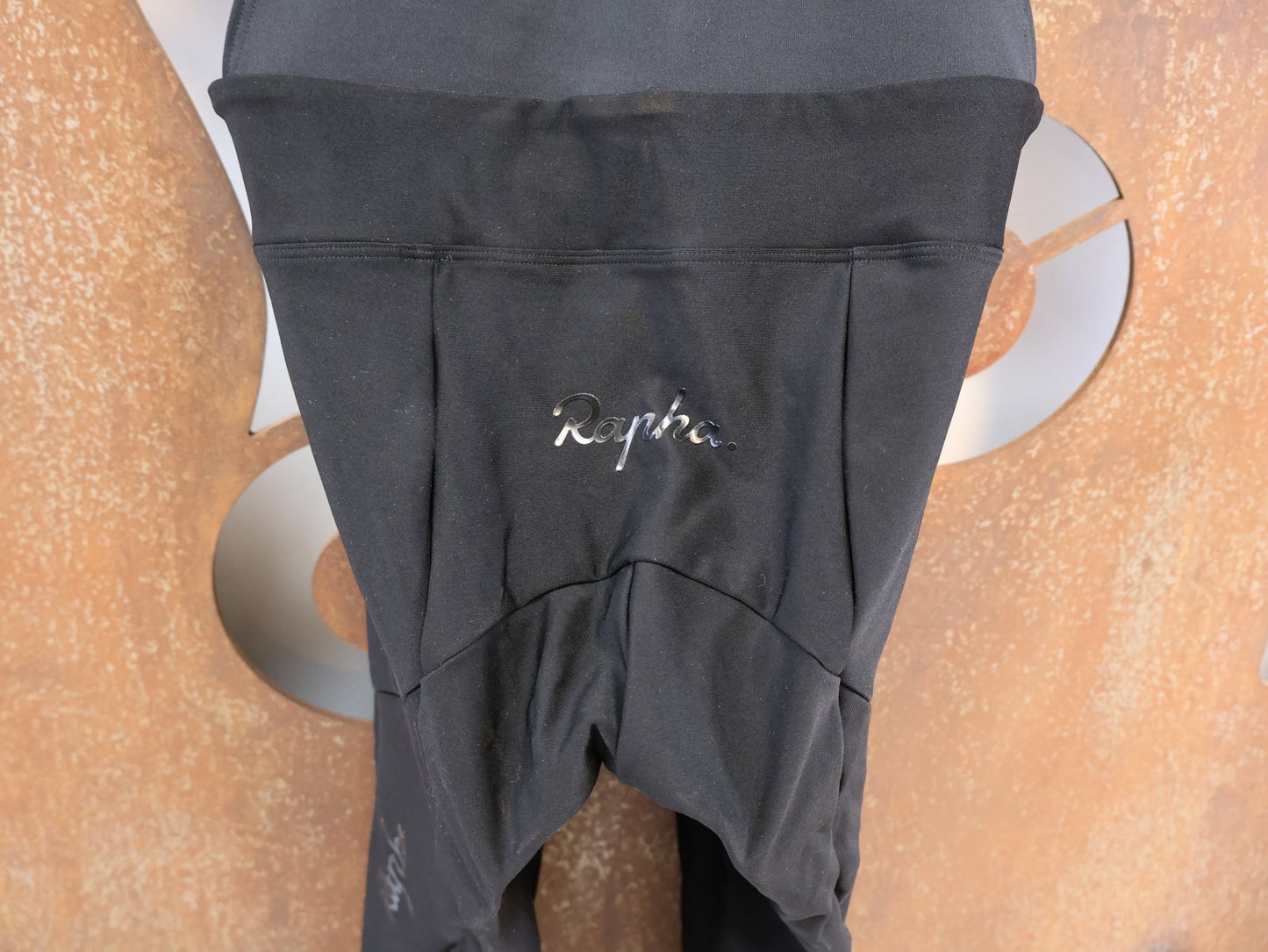 Hosen Damen von Rapha, RAPHA WOMEN'S CORE WINTER BIB TIGHT / DAMEN / THERMO / SCHWARZ vor USEDBIKES - OB.DE Hintergrund