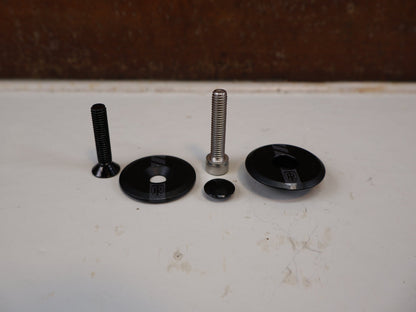 Vorbau von Ritchey, RITCHEY COMP SWITCH / 110 MM / INTEGRATED VORBAU / 31.8 MM / -6 GRAD vor USEDBIKES-OB.DE Hintergrund