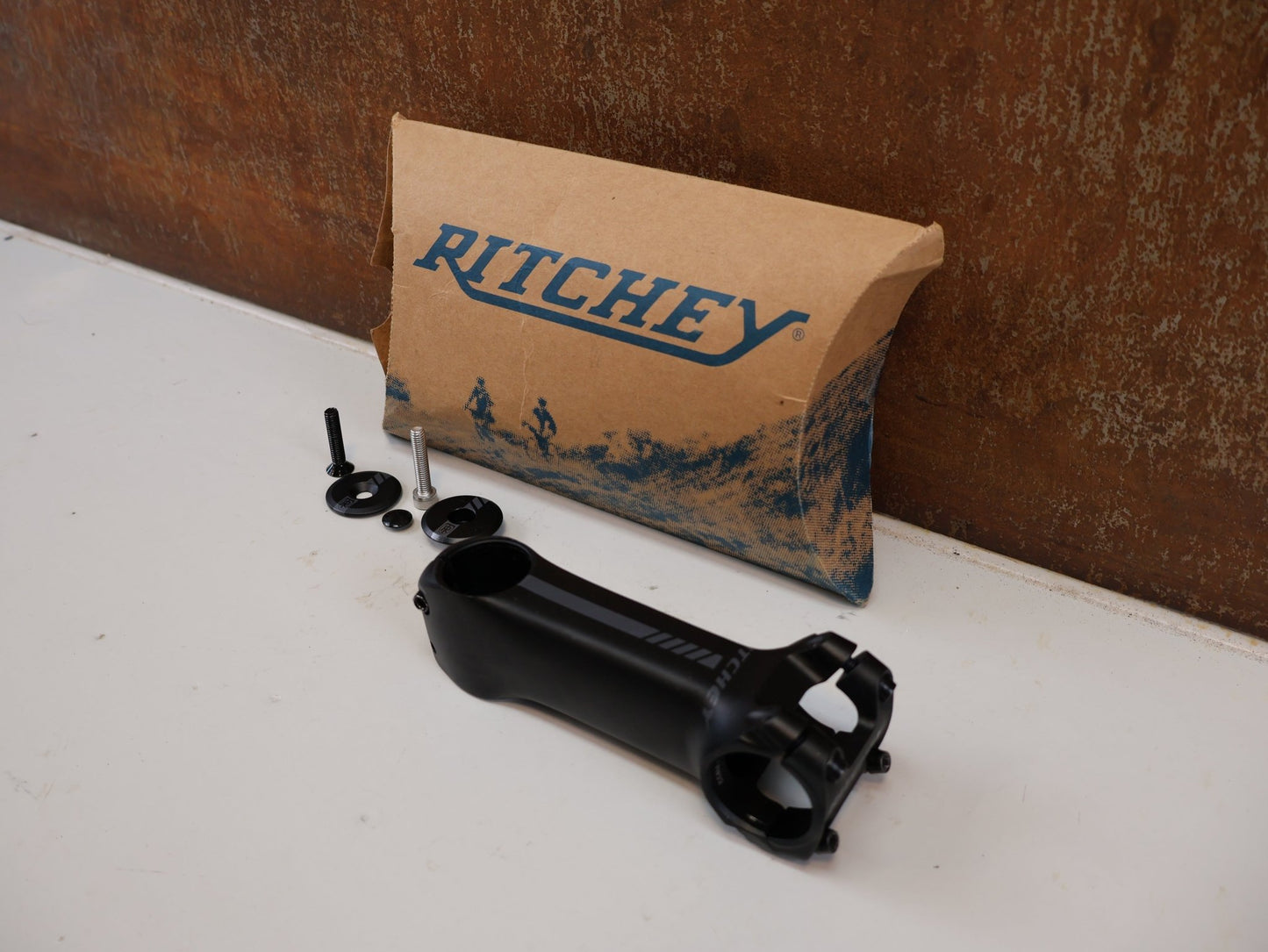 Vorbau von Ritchey, RITCHEY COMP SWITCH / 110 MM / INTEGRATED VORBAU / 31.8 MM / -6 GRAD vor USEDBIKES-OB.DE Hintergrund
