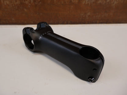 Vorbau von Ritchey, RITCHEY COMP SWITCH / 110 MM / INTEGRATED VORBAU / 31.8 MM / -6 GRAD vor USEDBIKES-OB.DE Hintergrund