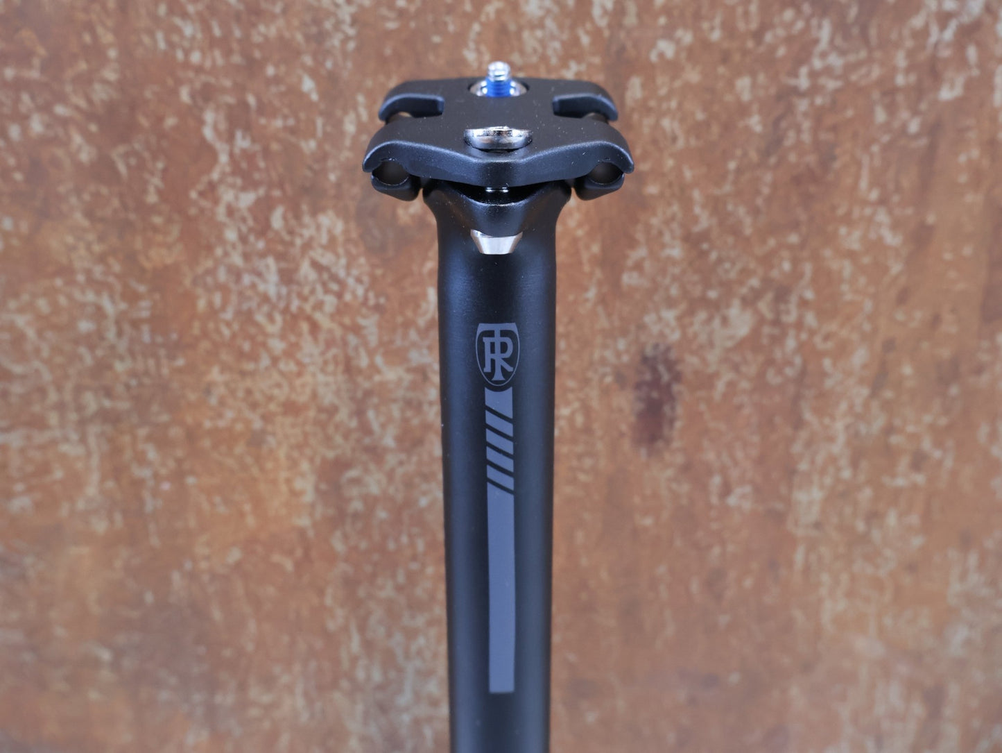 Sattelstütze von Ritchey, RITCHEY COMP ZERO / 27.2 MM / 400 MM / 0 MM OFFSET / SATTELSTÜTZE vor USEDBIKES-OB.DE Hintergrund