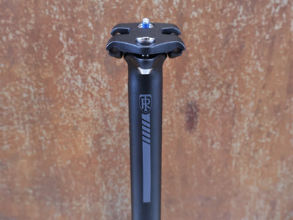 Sattelstütze von Ritchey, RITCHEY COMP ZERO / 27.2 MM / 400 MM / 0 MM OFFSET / SATTELSTÜTZE vor USEDBIKES-OB.DE Hintergrund