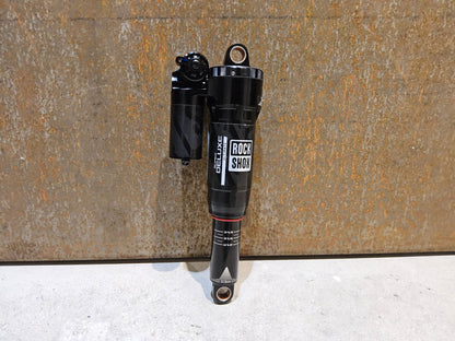 Federgabel & Dämpfer von Rock Shox, ROCK SHOX SUPER DELUXE ULTIMATE DÄMPFER 230X62.5MM vor USEDBIKES - OB.DE Hintergrund