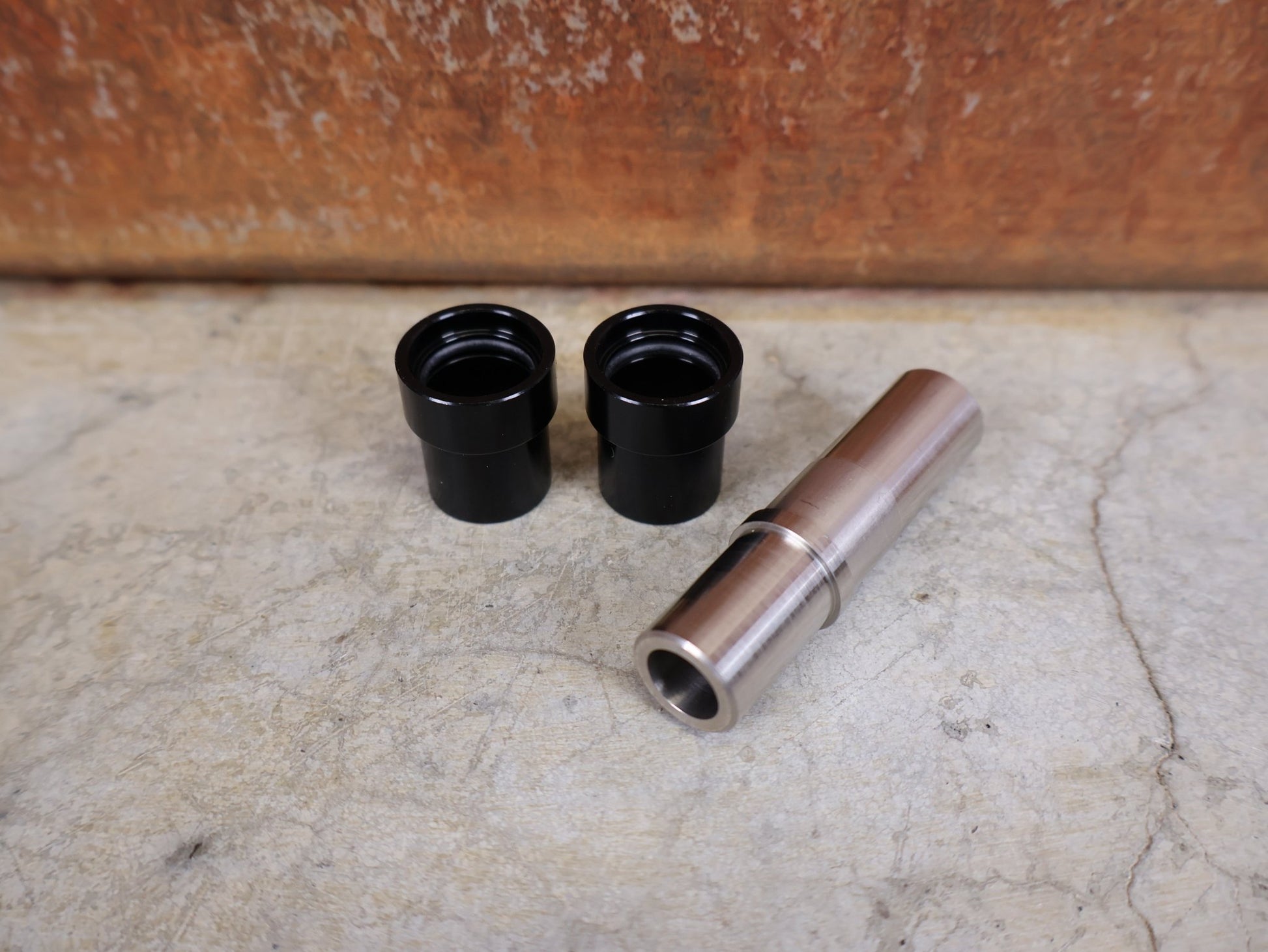 Zubehör von Rock Shox, ROCKSHOX – GLEITADAPTER / FÜHRUNGSBUCHSEN 10 × 60 MM (00.4118.159.023) vor USEDBIKES - OB.DE Hintergrund