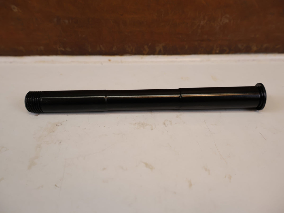 Federgabel von Rock Shox, ROCKSHOX MAXLE STEALTH BOOST STECKACHSE 15X110 MM vor USEDBIKES-OB.DE Hintergrund