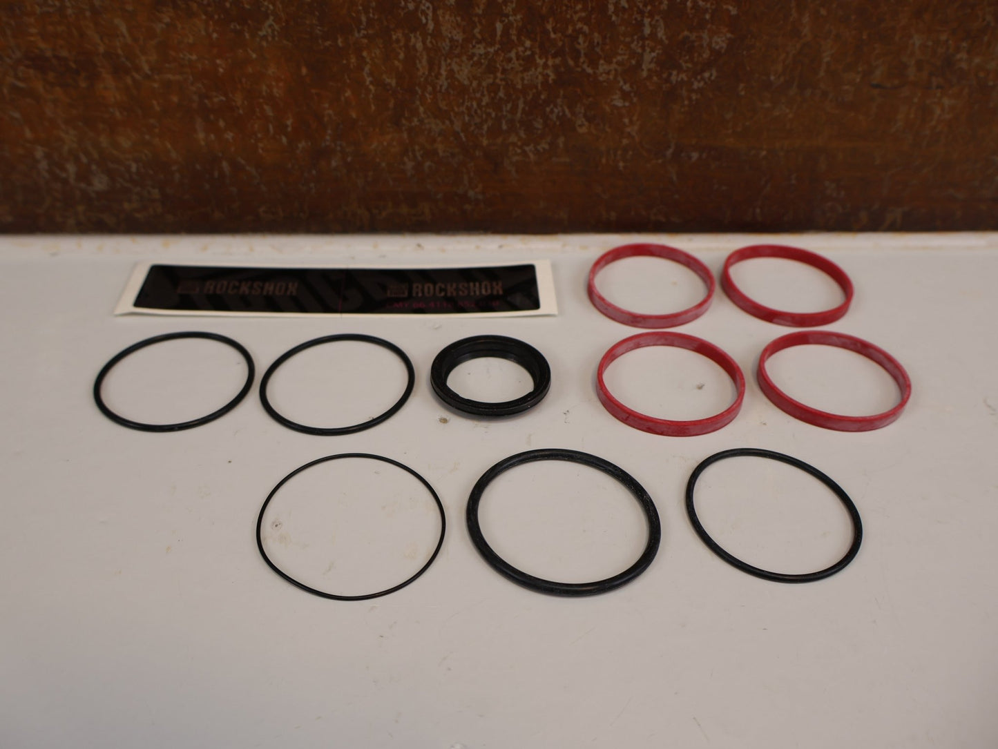 Zubehör von Rock Shox, ROCKSHOX MEGNEG AIR CAN UPGRADE KIT / 205-230 X 57,5-65 MM vor USEDBIKES-OB.DE Hintergrund
