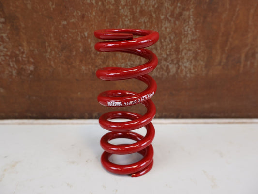 Federgabel & Dämpfer von Rock Shox, ROCKSHOX METRIC COIL FEDER ROT 550LB 134X47.5-55 vor USEDBIKES-OB.DE Hintergrund