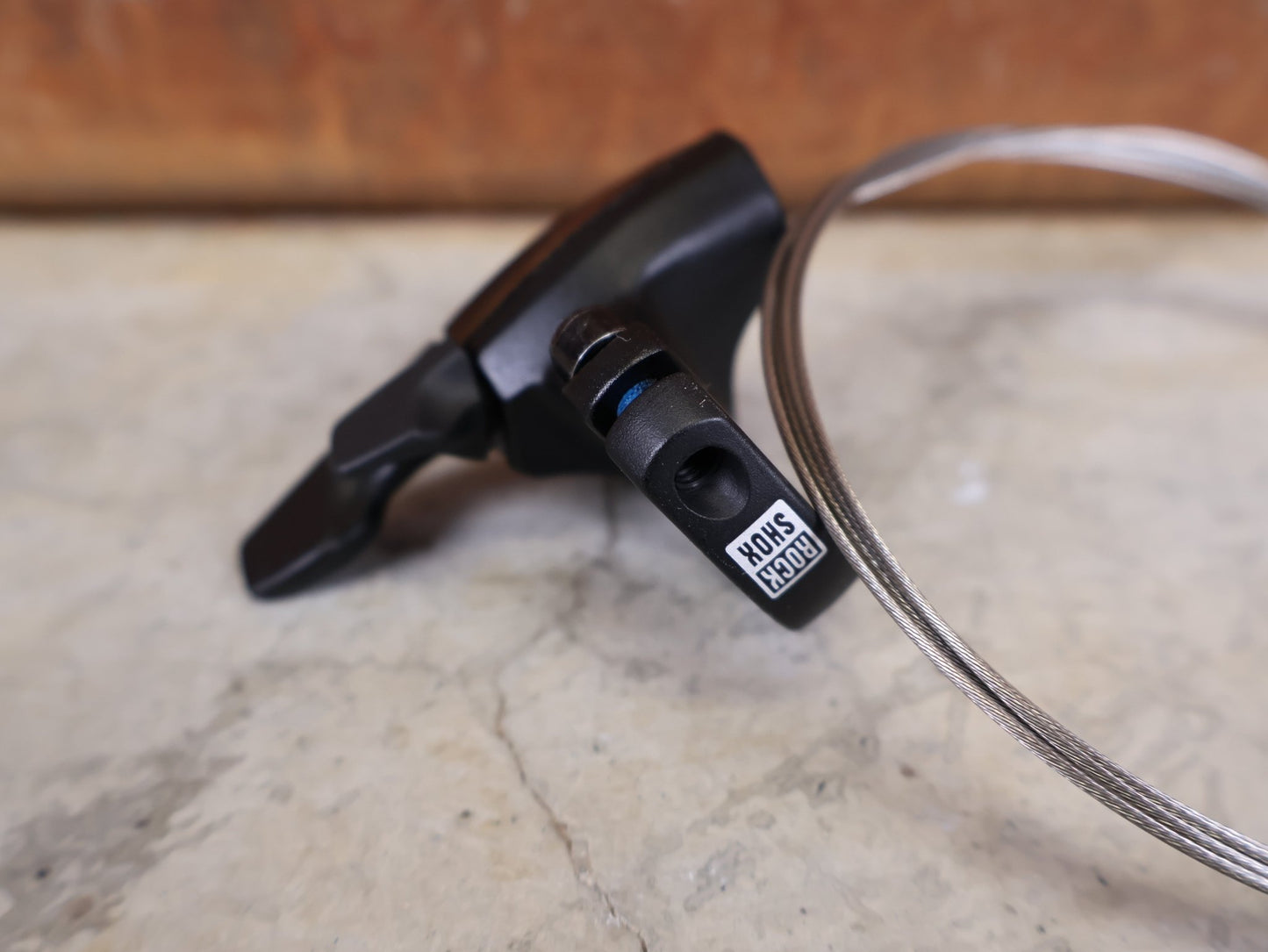 Zubehör von Sram, ROCKSHOX ONELOC REMOTE LOCKOUT HEBEL – FULL SPRINT – MTB vor USEDBIKES - OB.DE Hintergrund