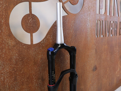 Federgabel von Rock Shox, ROCKSHOX REBA RL 29 ZOLL BOOST FEDERGABEL 120 MM / SCHWARZ vor USEDBIKES-OB.DE Hintergrund