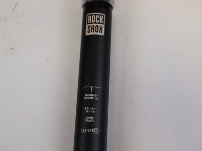 Sattelstütze von Rock Shox, ROCKSHOX REVERB AXS DROPPER POST 31.6 MM 100 MM vor USEDBIKES-OB.DE Hintergrund