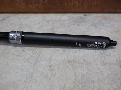 Sattelstütze von Rock Shox, ROCKSHOX REVERB AXS DROPPER POST 31,6 MM 150 MM VARIOSATTELSTÜTZE vor USEDBIKES - OB.DE Hintergrund