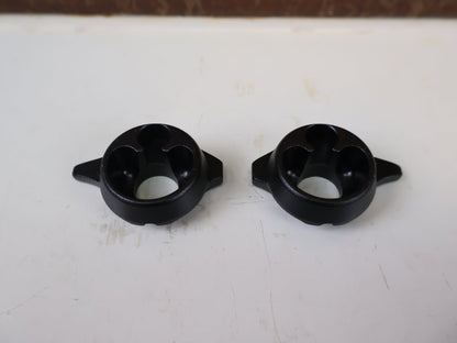Sattelstütze von Rock Shox, RockShox Reverb AXS Sattelklemmkit 10mm Oval Carbon vor USEDBIKES-OB.DE Hintergrund