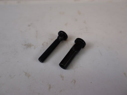 Sattelstütze von Rock Shox, RockShox Reverb AXS Sattelklemmkit 10mm Oval Carbon vor USEDBIKES-OB.DE Hintergrund