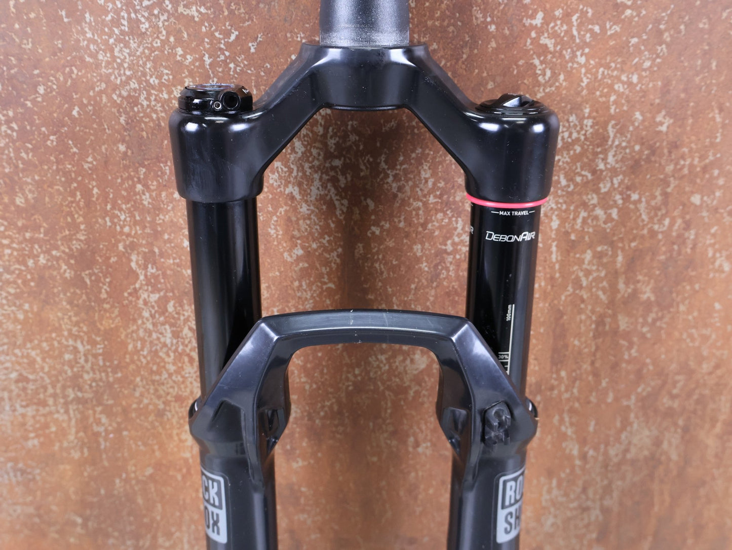 Federgabel von Rock Shox, ROCKSHOX SID SL SELECT+ / 29" / 100MM / BOOST / CHARGER 2 RL / 1498G vor USEDBIKES - OB.DE Hintergrund