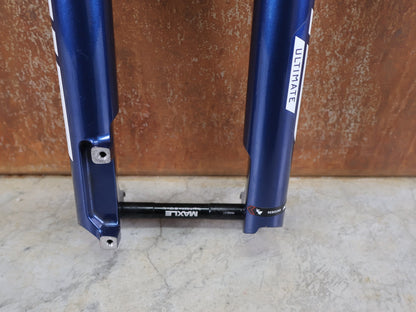 Federgabel von Rock Shox, ROCKSHOX SID SL ULTIMATE / 29" – 100 MM – CHARGER RACE DAY 2 – BLUE CRUSH – BOOST vor USEDBIKES - OB.DE Hintergrund