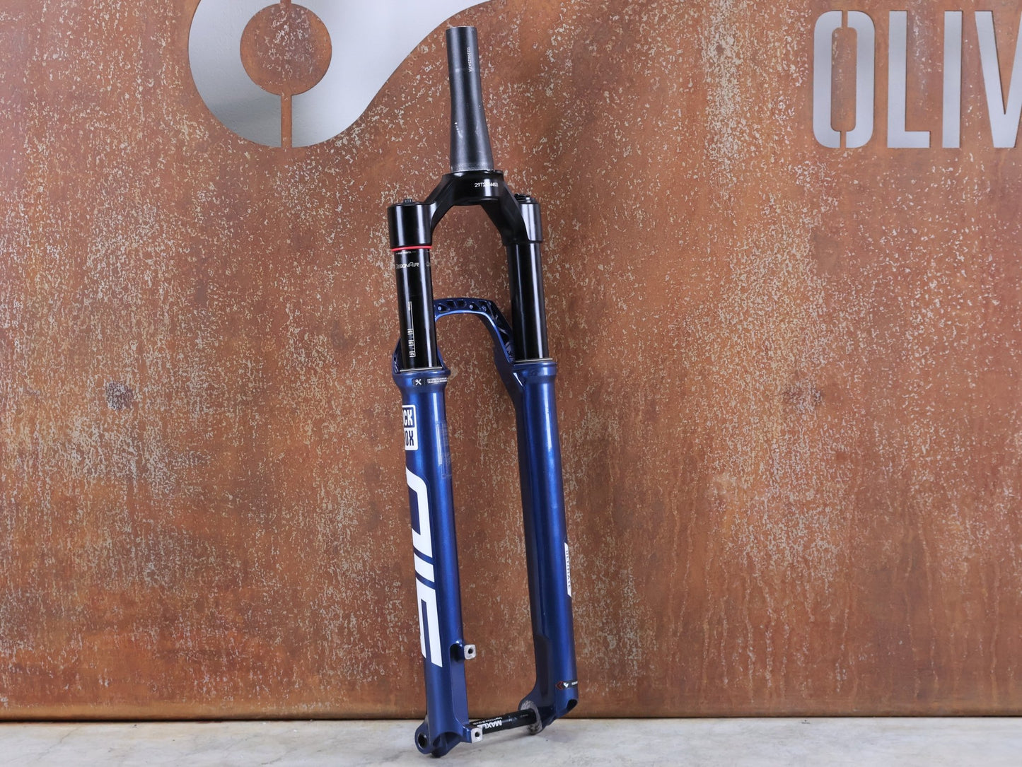 Federgabel von Rock Shox, ROCKSHOX SID SL ULTIMATE / 29" – 100 MM – CHARGER RACE DAY 2 – BLUE CRUSH – BOOST vor USEDBIKES - OB.DE Hintergrund