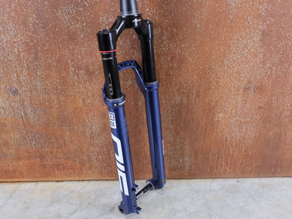 Federgabel von Rock Shox, ROCKSHOX SID SL ULTIMATE / 29" – 100 MM – CHARGER RACE DAY 2 – BLUE CRUSH – BOOST vor USEDBIKES - OB.DE Hintergrund