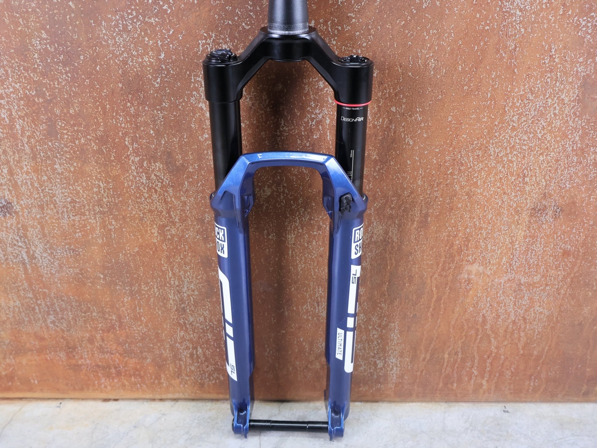 Federgabel von Rock Shox, ROCKSHOX SID SL ULTIMATE / 29" – 100 MM – CHARGER RACE DAY 2 – BLUE CRUSH – BOOST vor USEDBIKES - OB.DE Hintergrund