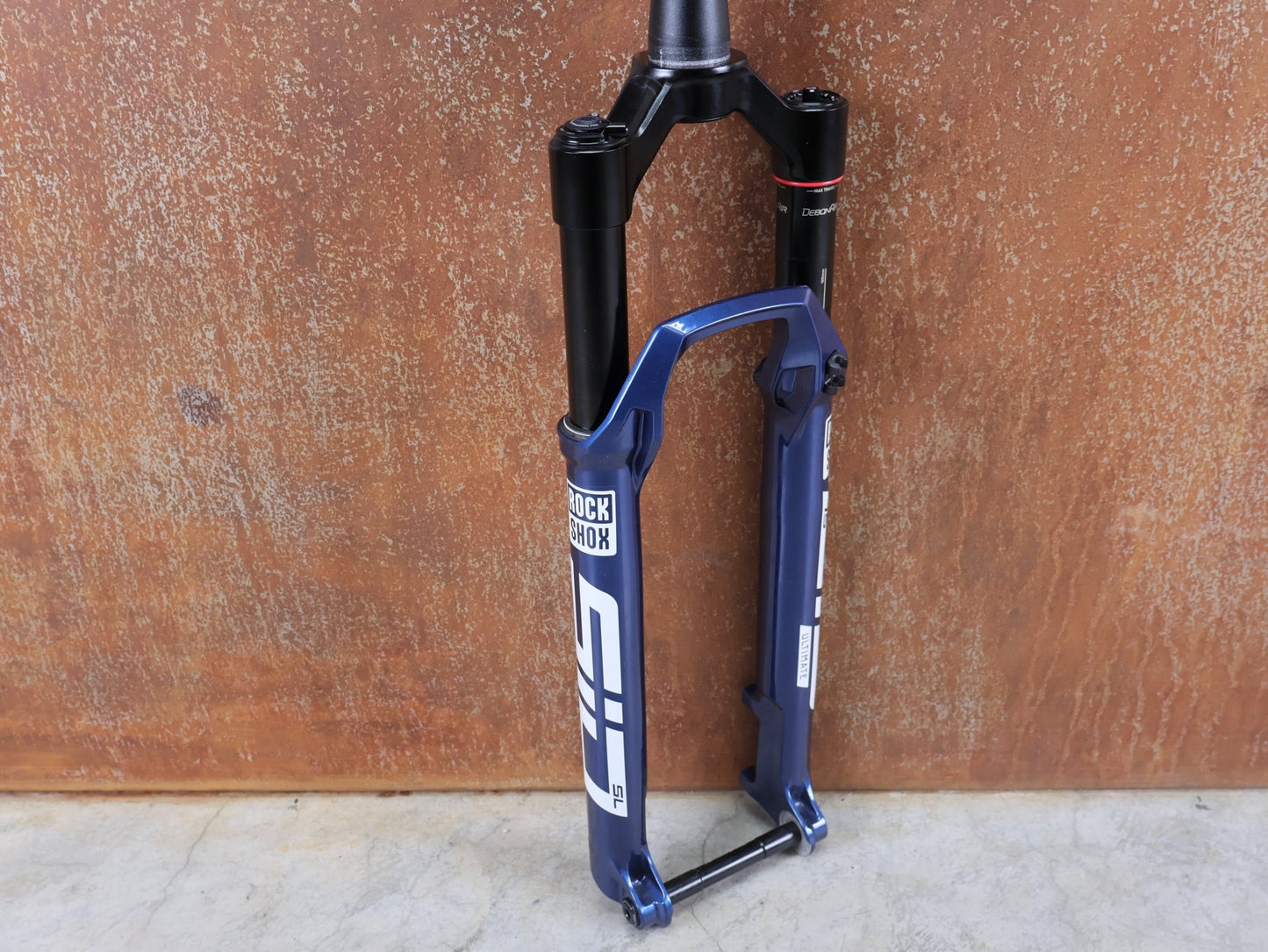 Federgabel von Rock Shox, ROCKSHOX SID SL ULTIMATE / 29" – 100 MM – CHARGER RACE DAY 2 – BLUE CRUSH – BOOST vor USEDBIKES - OB.DE Hintergrund