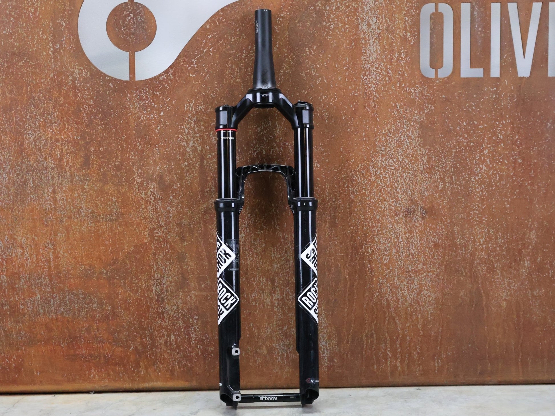 Federgabel von Rock Shox, ROCKSHOX – SID SL ULTIMATE 2P / 29 / 110 MM / BOOST 15×110 / SID GLOSS BLACK / RACE DAY 2 vor USEDBIKES - OB.DE Hintergrund