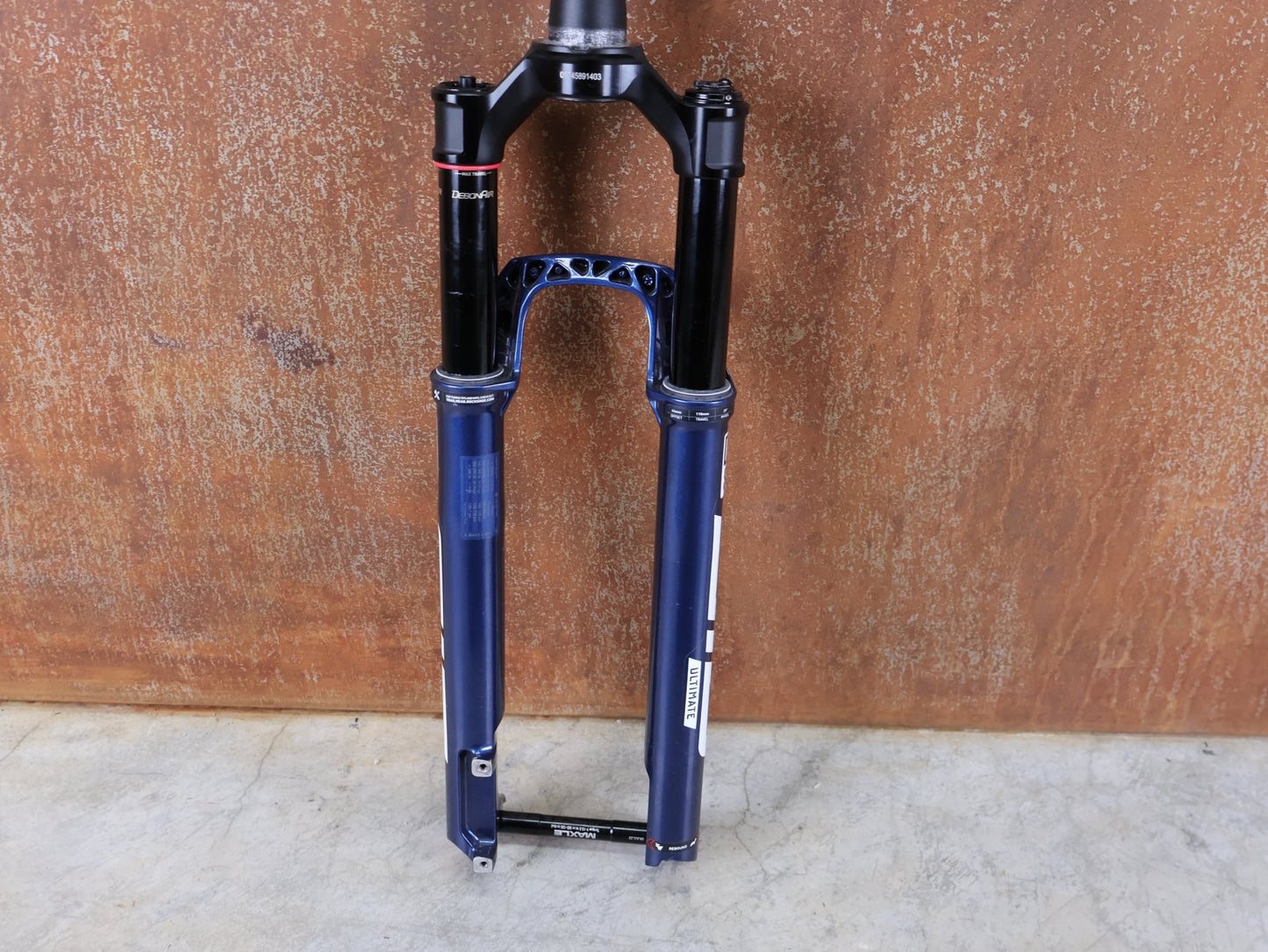 Federgabel von Rock Shox, ROCKSHOX – SID SL ULTIMATE 2P / 29" – 110 MM – CHARGER RACE DAY 2 / BLUE CRUSH vor USEDBIKES - OB.DE Hintergrund