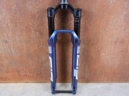 Federgabel von Rock Shox, ROCKSHOX SID SL ULTIMATE 2P 29" FEDERGABEL – 110 MM – CHARGER RACE DAY 2 – BLUE CRUSH vor USEDBIKES - OB.DE Hintergrund