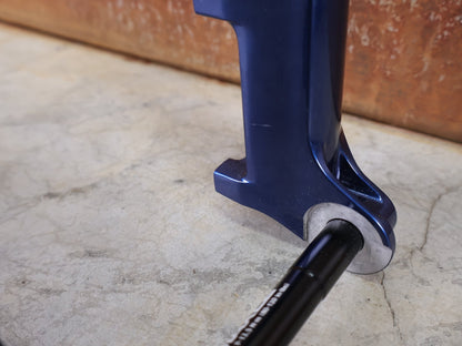 Federgabel von Rock Shox, ROCKSHOX SID SL ULTIMATE FLIGHT ATTENDANT 29" – 110 MM – 44 MM OFFSET – BOOST / SID BLUE CRUSH vor USEDBIKES - OB.DE Hintergrund