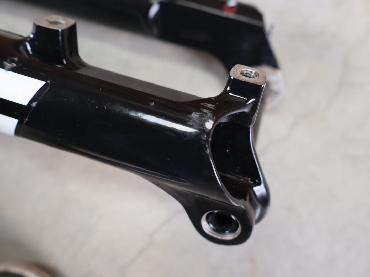 Federgabel von Rock Shox, ROCKSHOX SID SL ULTIMATE FLIGHT ATTENDANT 29" – 110 MM – 44 MM OFFSET – BOOST / SID GLOSS BLACK vor USEDBIKES - OB.DE Hintergrund