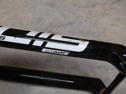 Federgabel von Rock Shox, ROCKSHOX SID SL ULTIMATE FLIGHT ATTENDANT 29" – 110 MM – 44 MM OFFSET – BOOST / SID GLOSS BLACK vor USEDBIKES - OB.DE Hintergrund