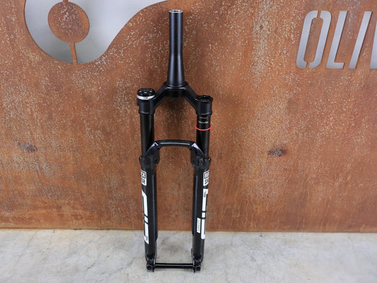 Federgabel von Rock Shox, ROCKSHOX SID SL ULTIMATE FLIGHT ATTENDANT FEDERGABEL / 29" / 110MM / BLACK vor USEDBIKES - OB.DE Hintergrund