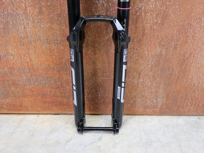 Federgabel von Rock Shox, ROCKSHOX – SID ULTIMATE / 29 / 110 MM / BOOST 15×110 / GLOSS BLACK / CHARGER RACE DAY vor USEDBIKES - OB.DE Hintergrund