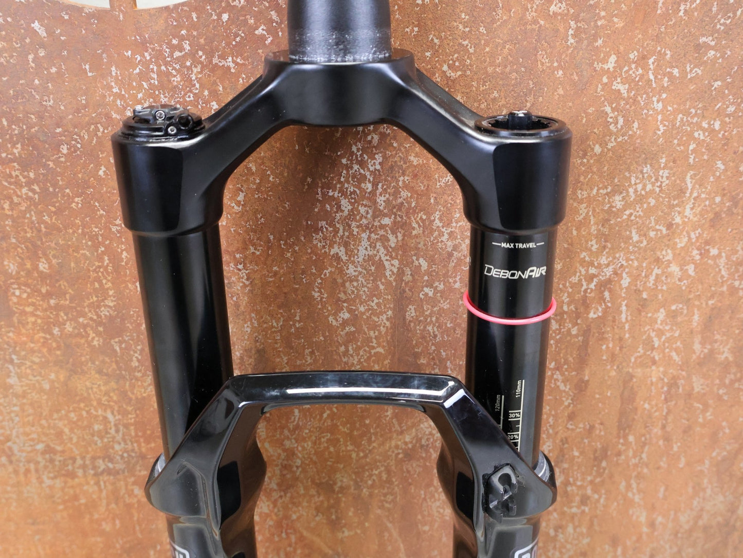 Federgabel von Rock Shox, ROCKSHOX – SID ULTIMATE / 29 / 110 MM / BOOST 15×110 / GLOSS BLACK / CHARGER RACE DAY vor USEDBIKES - OB.DE Hintergrund