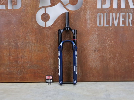 Federgabel von Rock Shox, ROCKSHOX – SID ULTIMATE 3P / 29 / 120 MM / BOOST 15×110 / BLUE CRUSH / RACE DAY 2 vor USEDBIKES - OB.DE Hintergrund