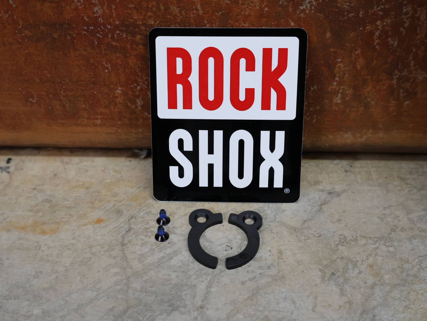 Federgabel von Rock Shox, ROCKSHOX – SID ULTIMATE 3P / 29 / 120 MM / BOOST 15×110 / BLUE CRUSH / RACE DAY 2 vor USEDBIKES - OB.DE Hintergrund