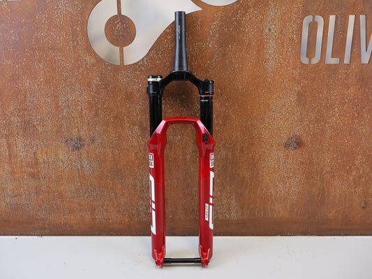Federgabel von Rock Shox, ROCKSHOX SID ULTIMATE FLIGHT ATTENDANT FEDERGABEL 110 MM / RED vor USEDBIKES-OB.DE Hintergrund
