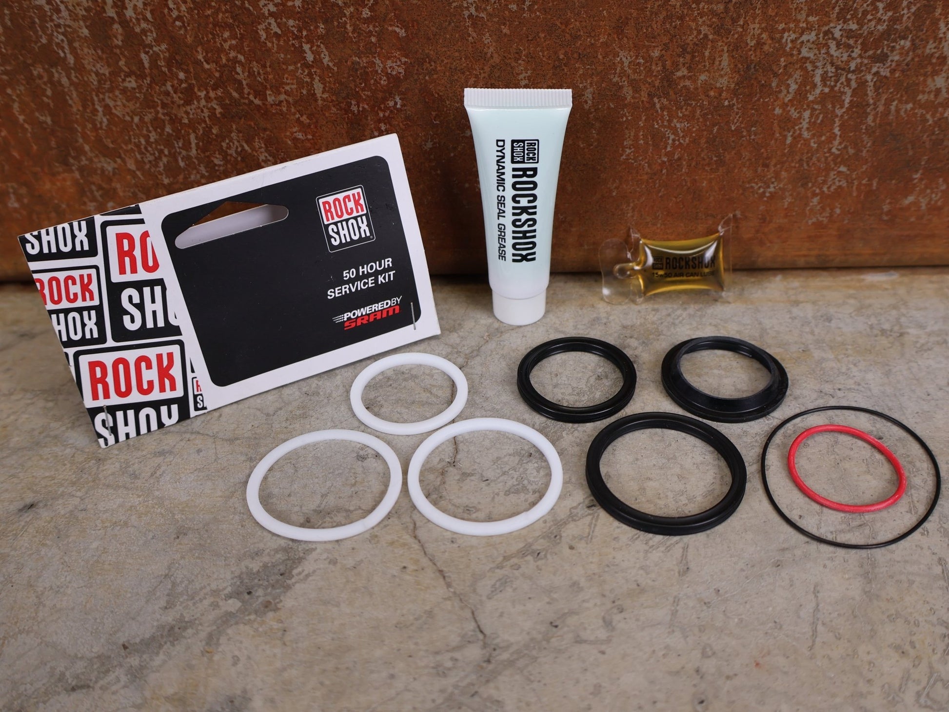 Zubehör von Rock Shox, ROCKSHOX SUPER DELUXE SDLX ACCESSORY PACK (91.4318.000.900) vor USEDBIKES - OB.DE Hintergrund