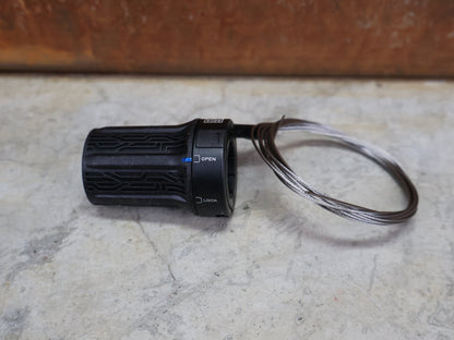 Zubehör von Sram, ROCKSHOX TWISTLOC ULTIMATE REMOTE – 2 - POSITION DREHGRIFF LINKS – 00.4318.079.000 vor USEDBIKES - OB.DE Hintergrund