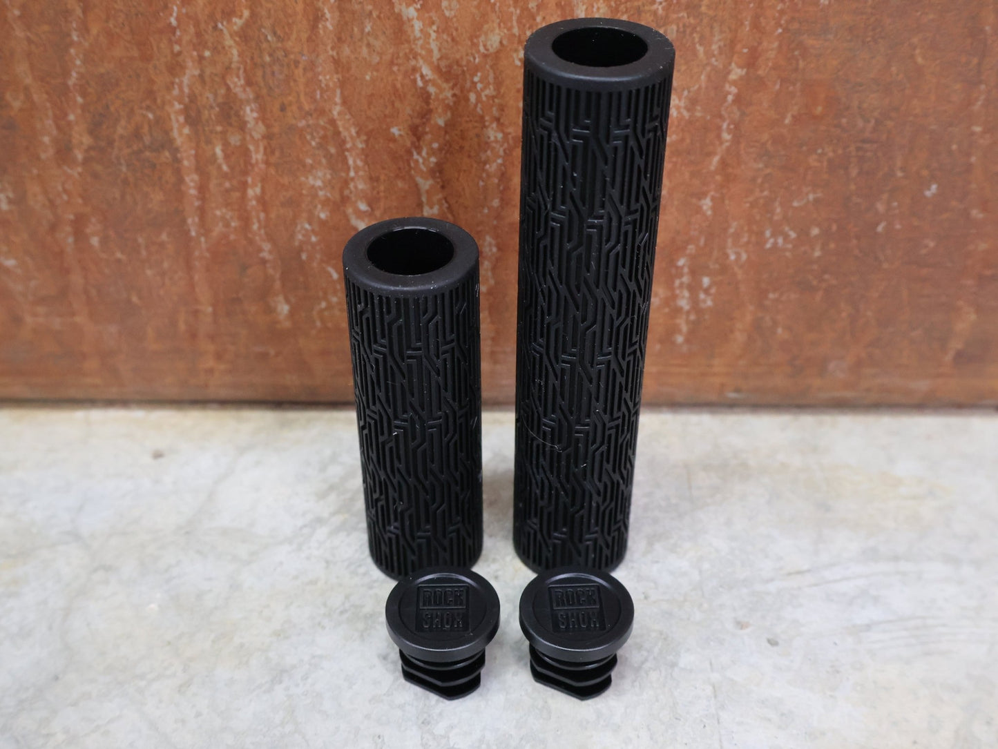 Zubehör von Sram, ROCKSHOX TWISTLOC ULTIMATE REMOTE – 2 - POSITION DREHGRIFF LINKS – 00.4318.079.000 vor USEDBIKES - OB.DE Hintergrund