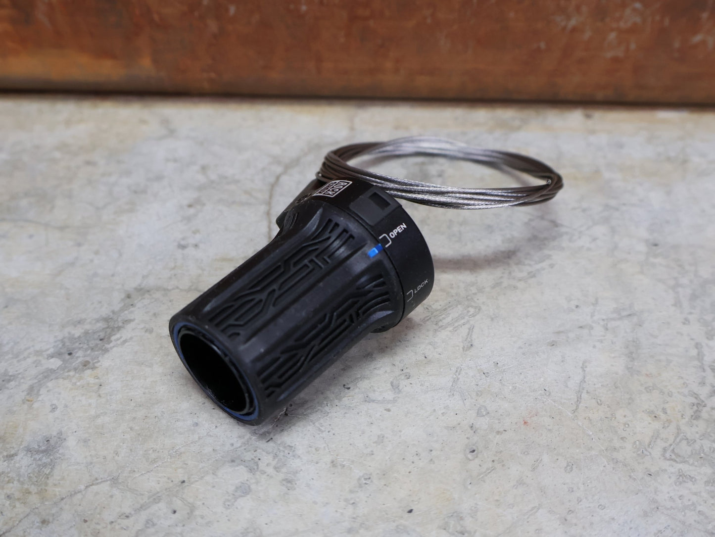 Zubehör von Sram, ROCKSHOX TWISTLOC ULTIMATE REMOTE – 2 - POSITION DREHGRIFF LINKS – 00.4318.079.000 vor USEDBIKES - OB.DE Hintergrund