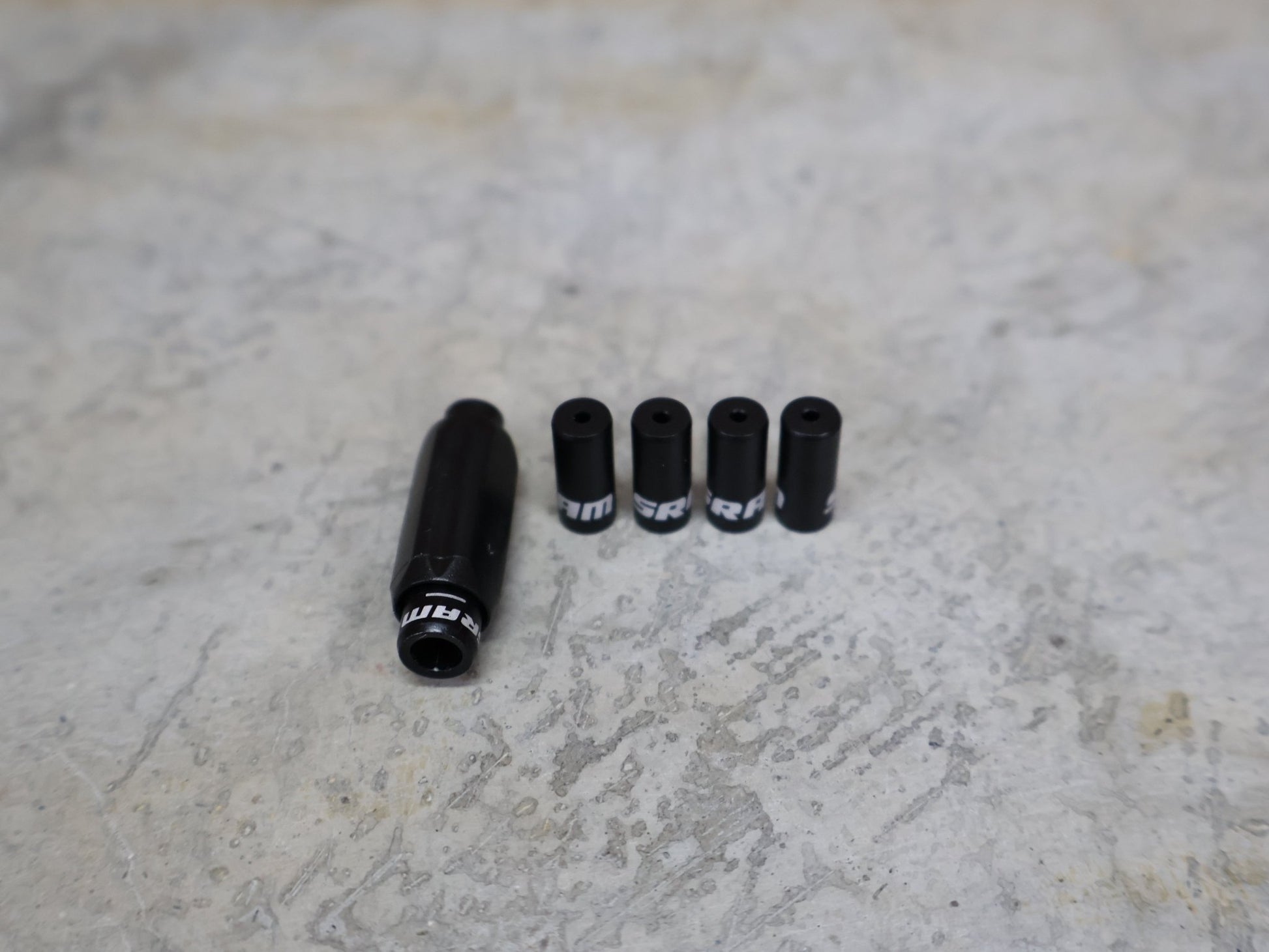 Zubehör von Sram, ROCKSHOX TWISTLOC ULTIMATE REMOTE – 2 - POSITION DREHGRIFF LINKS – 00.4318.079.000 vor USEDBIKES - OB.DE Hintergrund