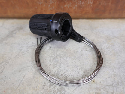 Zubehör von Sram, ROCKSHOX TWISTLOC ULTIMATE REMOTE – 2 - POSITION DREHGRIFF LINKS – 00.4318.079.000 vor USEDBIKES - OB.DE Hintergrund