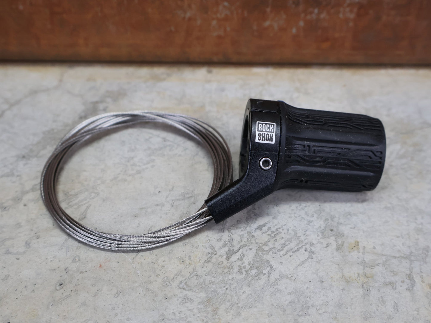 Zubehör von Sram, ROCKSHOX TWISTLOC ULTIMATE REMOTE – 2 - POSITION DREHGRIFF LINKS – 00.4318.079.000 vor USEDBIKES - OB.DE Hintergrund