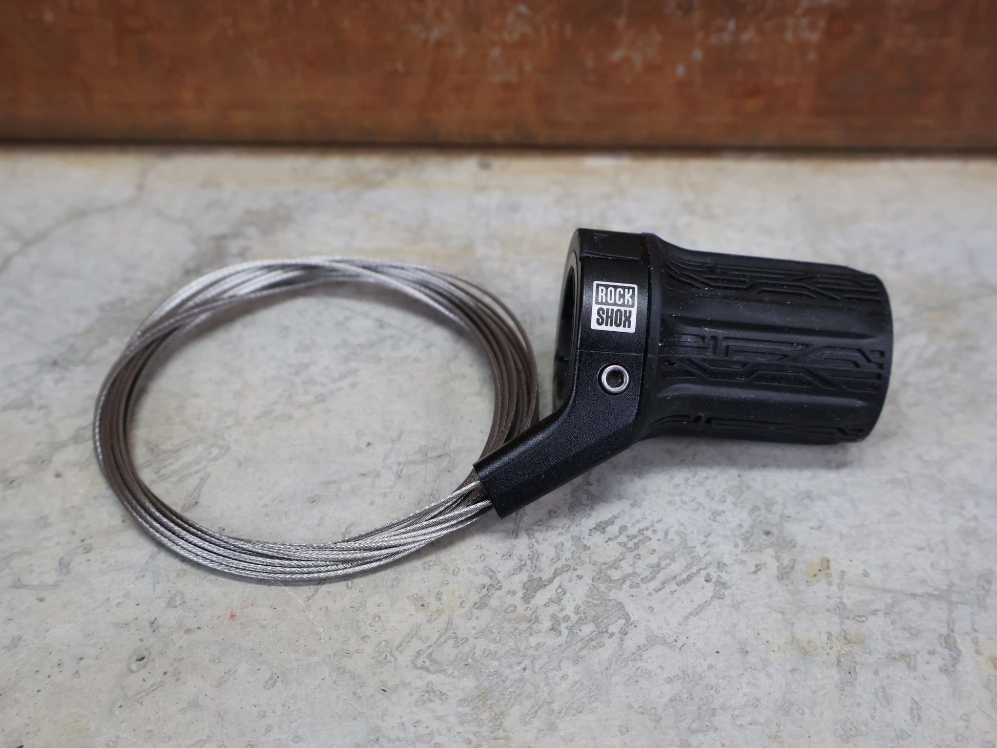 Zubehör von Sram, ROCKSHOX TWISTLOC ULTIMATE REMOTE – 2 - POSITION DREHGRIFF LINKS – 00.4318.079.000 vor USEDBIKES - OB.DE Hintergrund