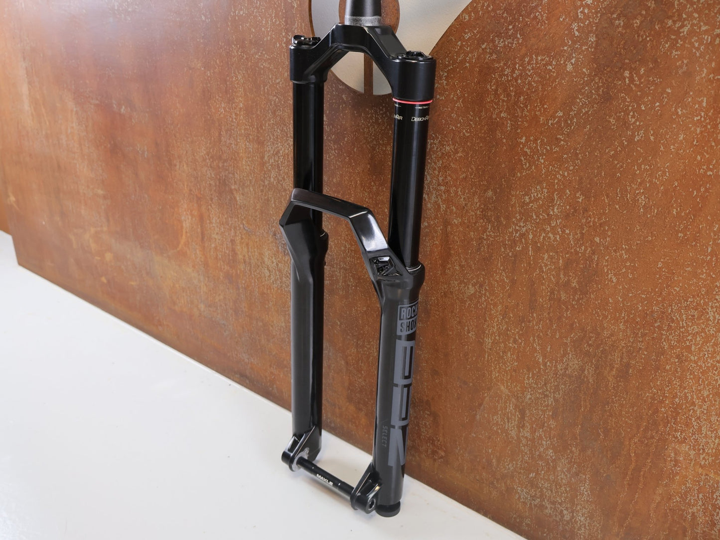 Federgabel von Rock Shox, ROCKSHOX ZEB SELECT FEDERGABEL / 29" / 180MM / CHARGER RC / BOOST / 00.4020.818.005 vor USEDBIKES - OB.DE Hintergrund