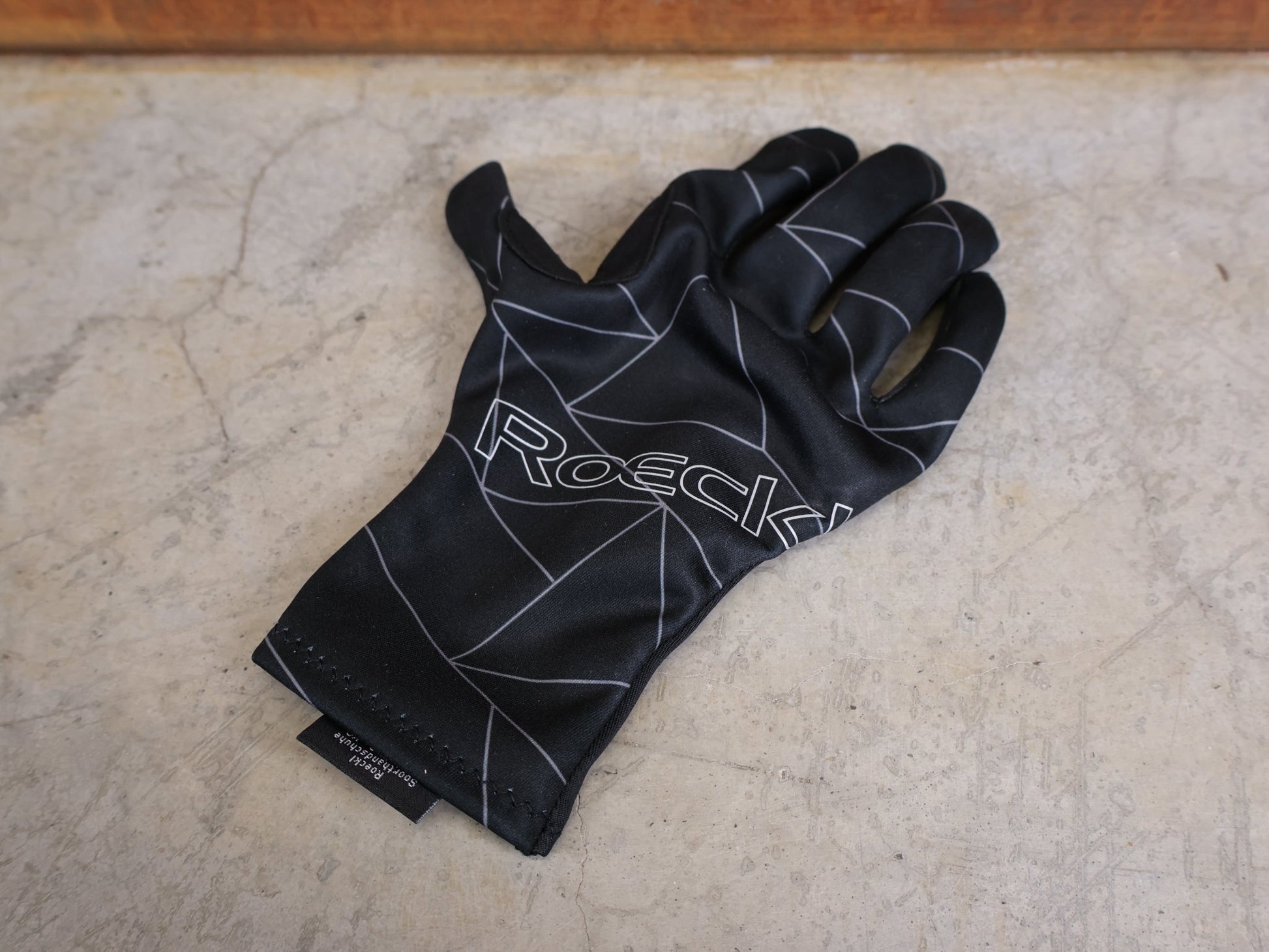 Handschuhe - BOH von Roeckl, ROECKL – RACCANO WINTER FAHRRADHANDSCHUHE vor USEDBIKES - OB.DE Hintergrund
